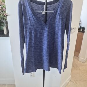 Lululemon Women's V-Neck Long Sleeve Top With Beautiful Detail On Back Size 12